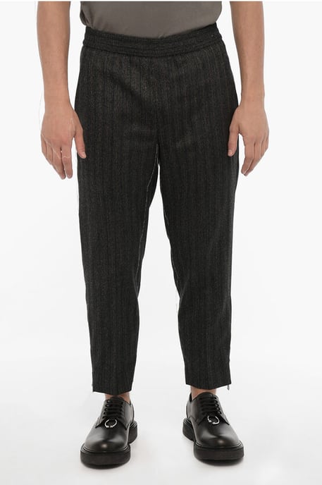 Pantalones casuales ajustados de lana virgen en gris - Image 1