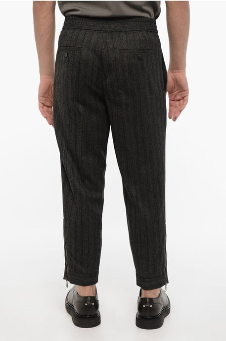 Pantalones casuales ajustados de lana virgen en gris - Image 2