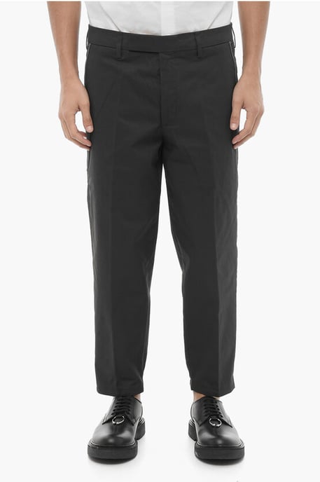 Pantalones ajustados de cintura regular con trabillas para cinturón en negro - Image 1