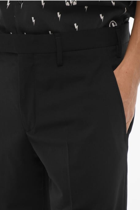 Pantalones ajustados de cintura regular con cremallera en el tobillo en negro - Image 3