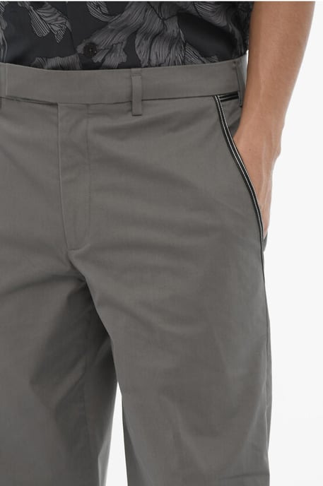 Pantalones de corte regular y ajustado con trabillas para cinturón en gris - Image 3