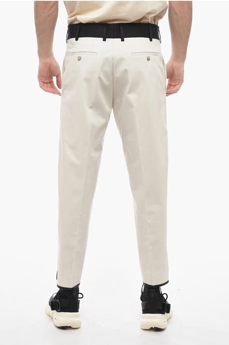 Pantalones TOM de sarga de algodón de corte entallado con cinturilla en contraste en beige - Image 2