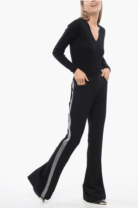 Pantalones acampanados con banda lateral de pedrería en negro - Image 3