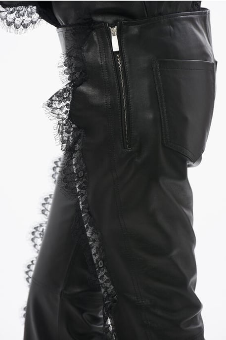 Pantalones de cuero con detalles de encaje en negro - Image 3