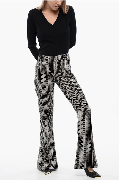 Pantalones acampanados de tiro bajo de lana en blanco y negro - Image 3