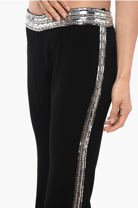 Pantalones acampanados con bandas laterales de lentejuelas en negro - Image 2