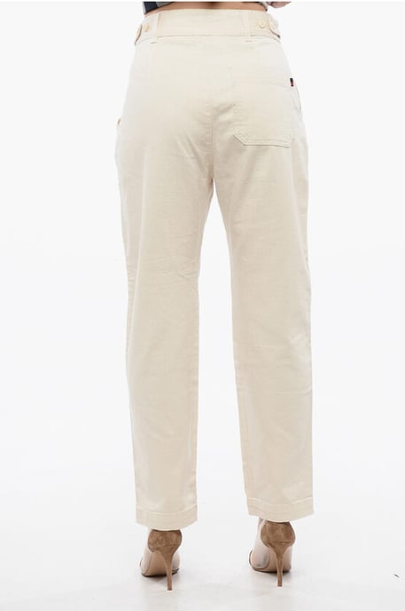 Vaqueros Mom Fit con pliegues sencillos y trabillas para cinturón de 14 cm en blanco - Image 2