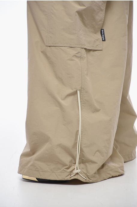 Pantalones cargo PARACHUTE de pierna ancha en beige - Image 3