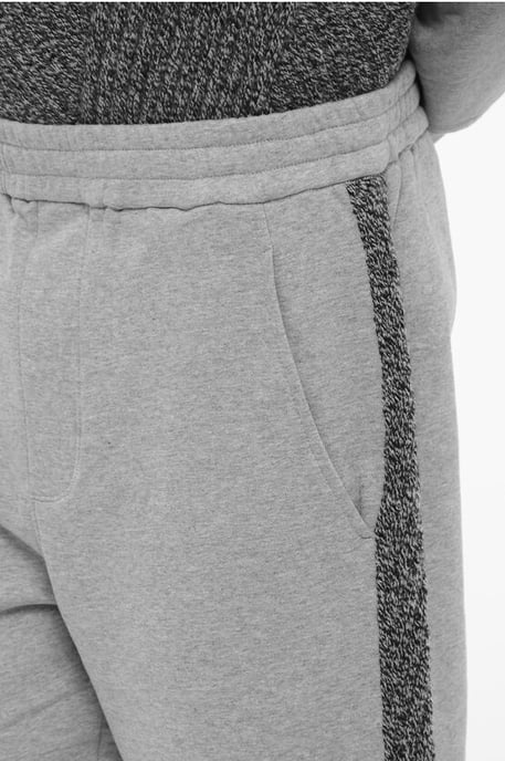 Joggers holgados con bandas laterales de lana en gris - Image 3