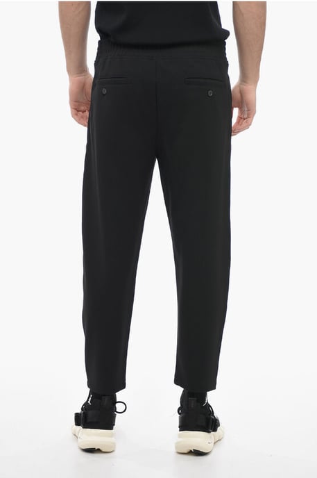 Joggers REM + VARSITY de corte entallado con pliegues sencillos - Image 2