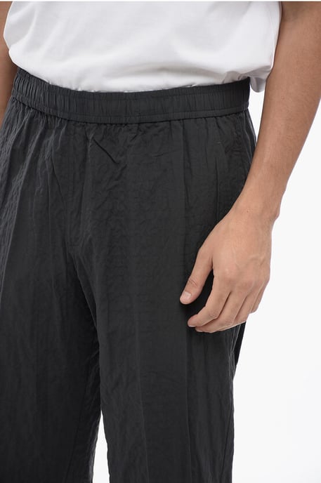 Pantalones REM de algodón arrugado en gris - Image 3