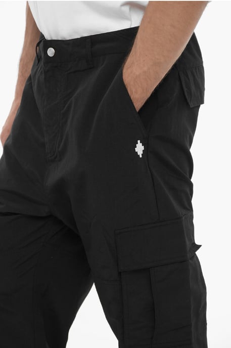 Pantalones cargo de nailon con logotipo bordado en negro - Image 3