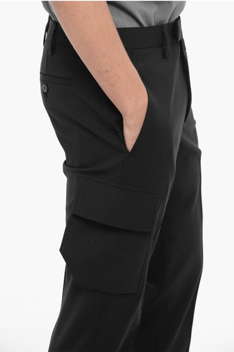 Pantalones cargo ajustados con trabillas para cinturón en negro - Image 4