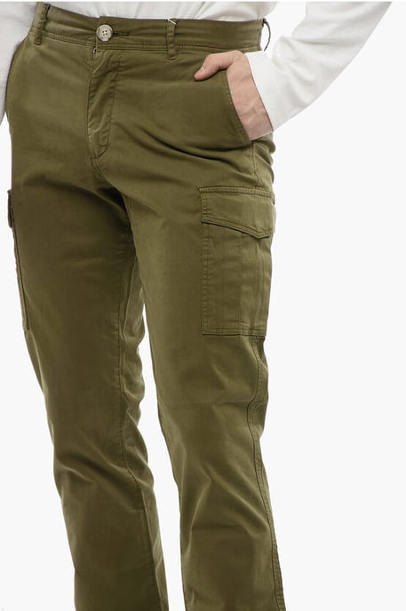 Pantalones cargo en verde - Image 3