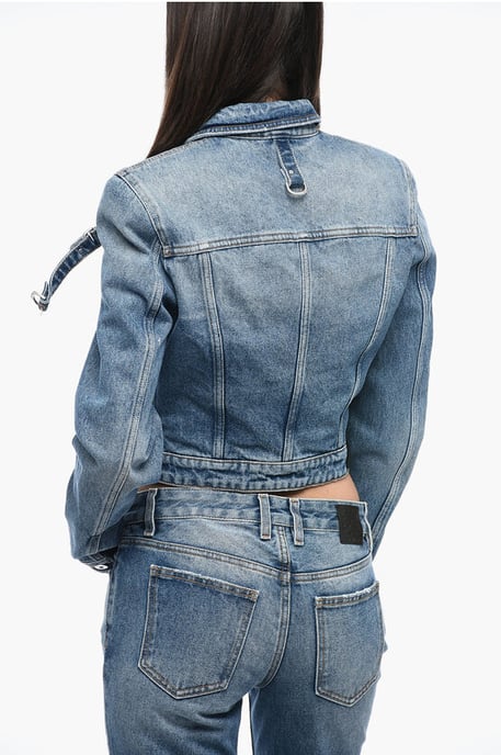 Chaqueta vaquera de corte corto con detalle de arnés en azul - Image 2