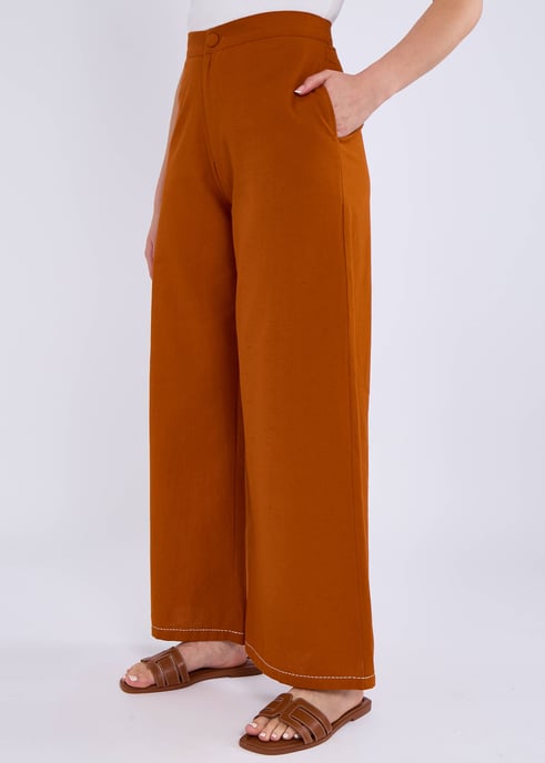 Pantalón con detalle de puntada bordada en contraste de color óxido - Image 2