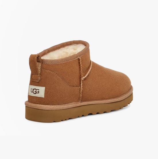 Botas Ugg Classic Ultra Mini para hombres en color castaño - Image 6