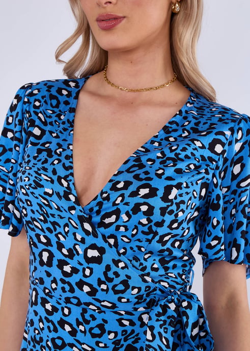 Vestido cruzado de viscosa azul con estampado animal - Image 2
