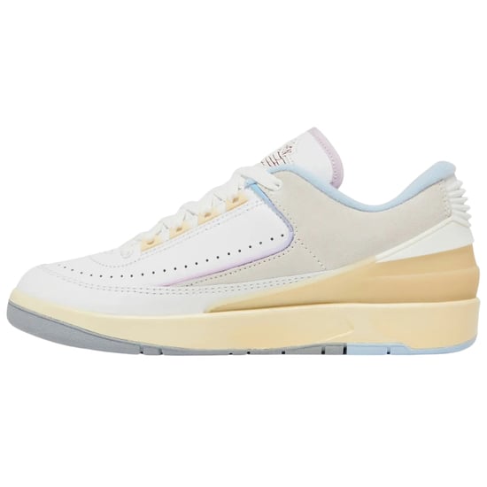 Zapatillas Nike Air Jordan Retro Low Blancas - Image 2