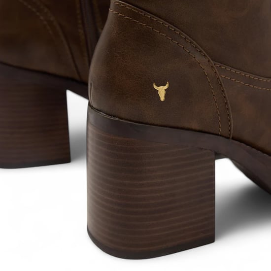 Botas Windsorsmith de piel sintética marrón roble con plataforma hasta la rodilla para mujer - Niche - Image 5
