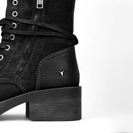 Botas de combate Windsorsmith de ante negro para mujer, zapatos moteros de media caña con cordones - Gather - Image 6