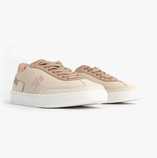 Zapatillas Tommy Hilfiger Th Monogram para Mujeres Muslin/Claystone - Image 4