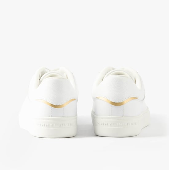Zapatillas de mujer esenciales Court de Tommy Hilfiger en blanco - Image 2