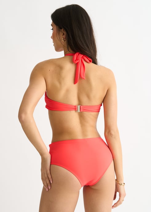 Top de bikini naranja con escote halter y twist frontal - Image 4