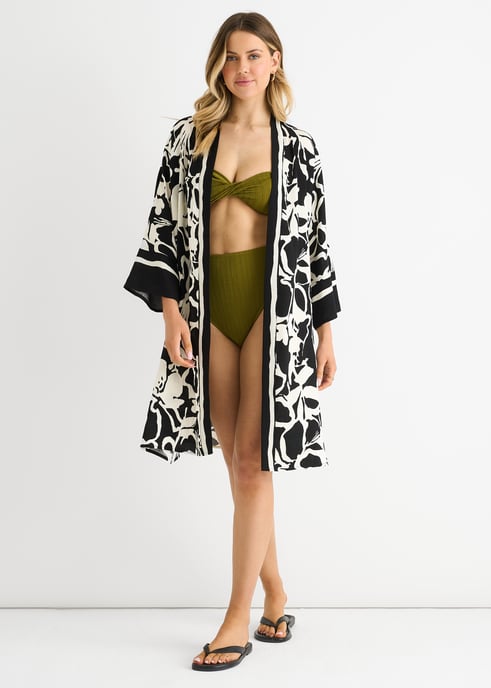 Kimono de playa negro con estampado de bordes veraniegos - Image 1