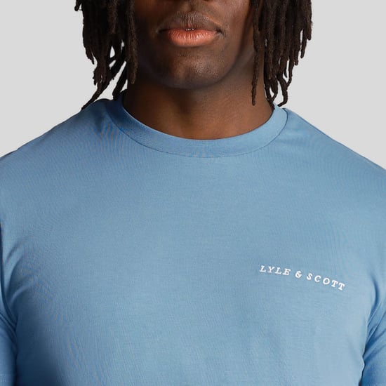 Camiseta azul Riveria con logo bordado de Lyle Scott - Image 4