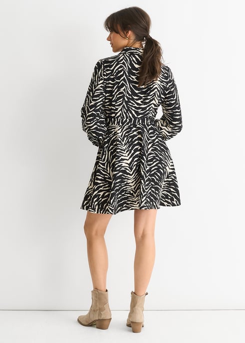 Vestido camisero con cinturón mono cebra - Image 4