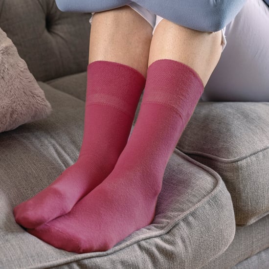 Paquete de 6 calcetines diabéticos para mujeres de algodón sin elasticidad con punta sin costuras - Image 3
