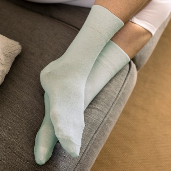 Paquete de 6 calcetas de algodón para mujeres sin elasticidad con punta sin costuras para diabéticos - Image 4