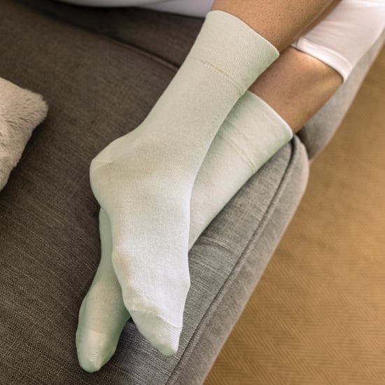 Paquete de 6 calcetines diabéticos para mujeres de algodón sin elasticidad con punta sin costuras - Image 4