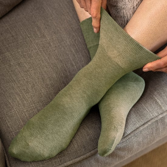 Paquete de 6 calcetines diabéticos para mujeres de algodón sin elasticidad con punta sin costuras - Image 5