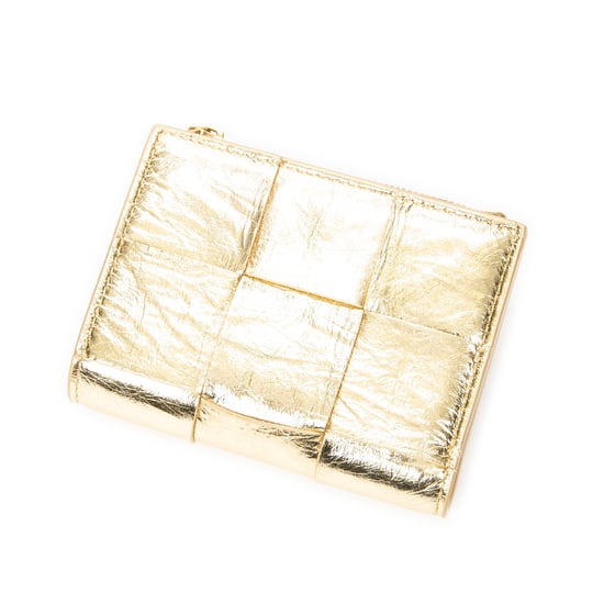 Bottega Veneta Small Cassette Bi-Fold Zip Wallet en Oro Piel de becerro - Image 1