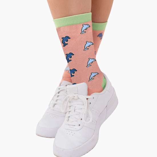 Calcetines de bambú con patrón de novedad para damas Dolphins - Image 5