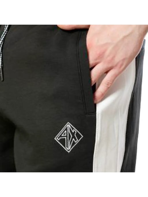 Pantalones cortos de Armani Exchange para hombre con estampado de rombos - Image 3
