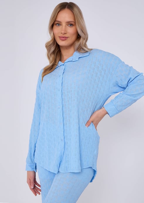 Camisa azul cielo de manga larga con textura - Image 2