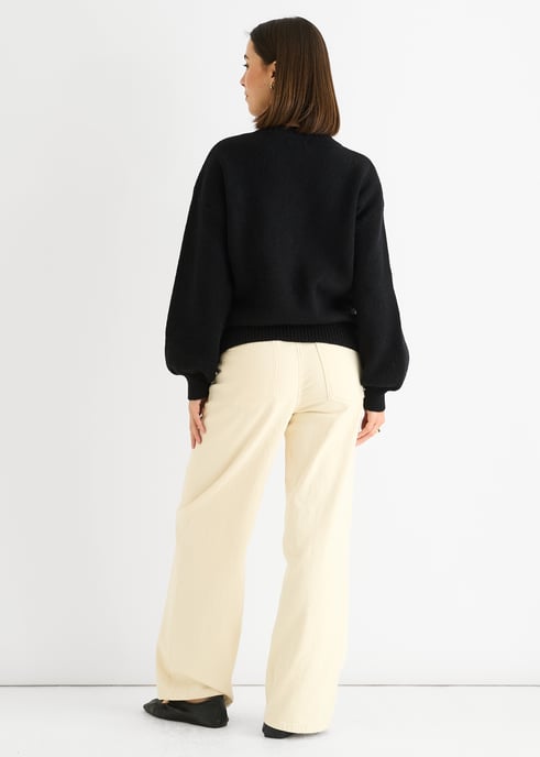 Jersey oversize negro con lazo en contraste - Image 4