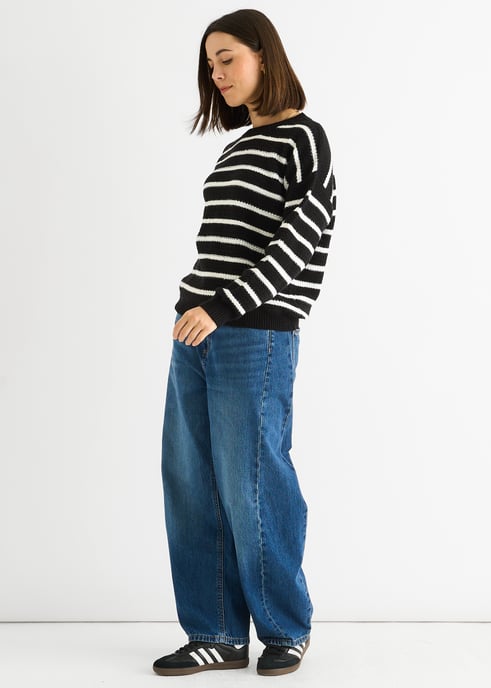 Jersey oversize de punto grueso con rayas negras - Image 3
