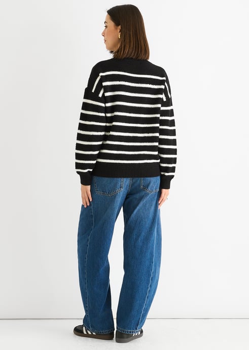 Jersey oversize de punto grueso con rayas negras - Image 4