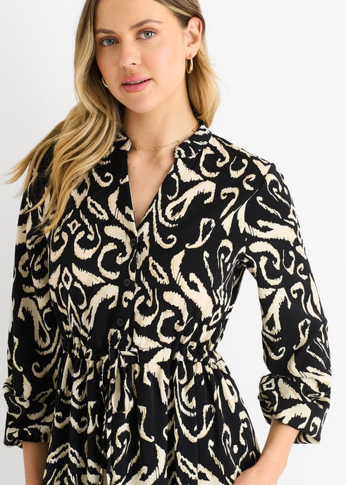 Maxivestido con cintura lazada y estampado ikat negro - Image 2