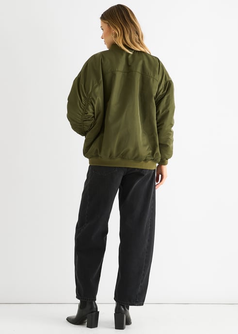 Chaqueta bomber oversize acolchada caqui - Image 4
