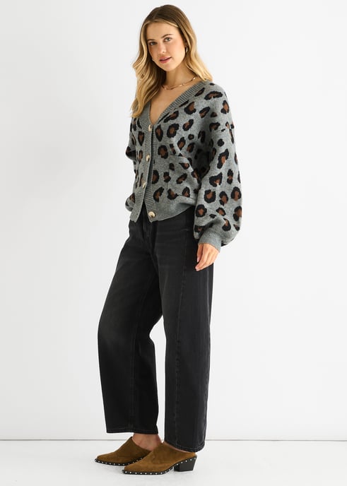 Chaqueta corta de punto con estampado animal gris - Image 3