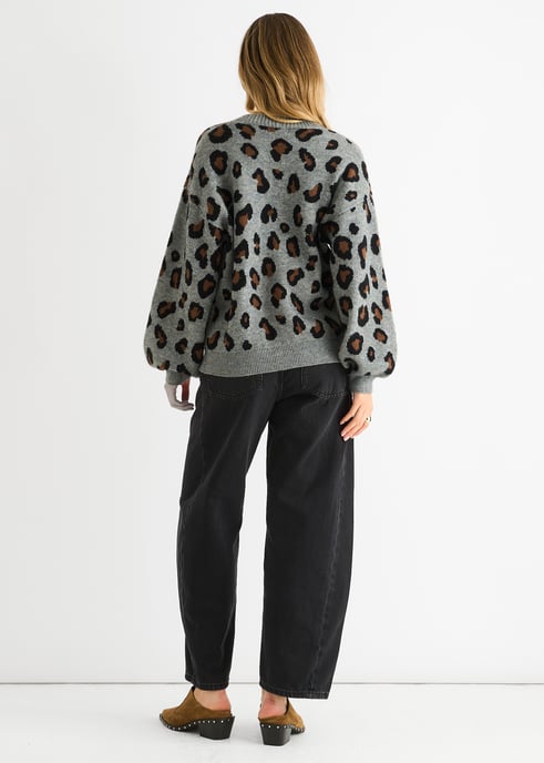 Chaqueta corta de punto con estampado animal gris - Image 4