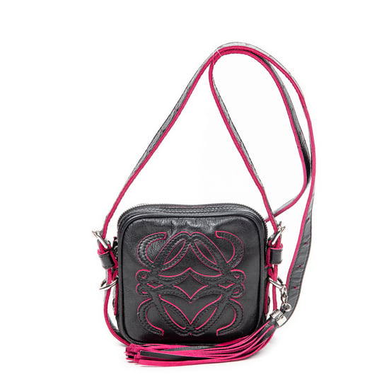 Loewe Mini Anagram Tassel Crossbody en Negro/Morado Piel de becerro - Image 1