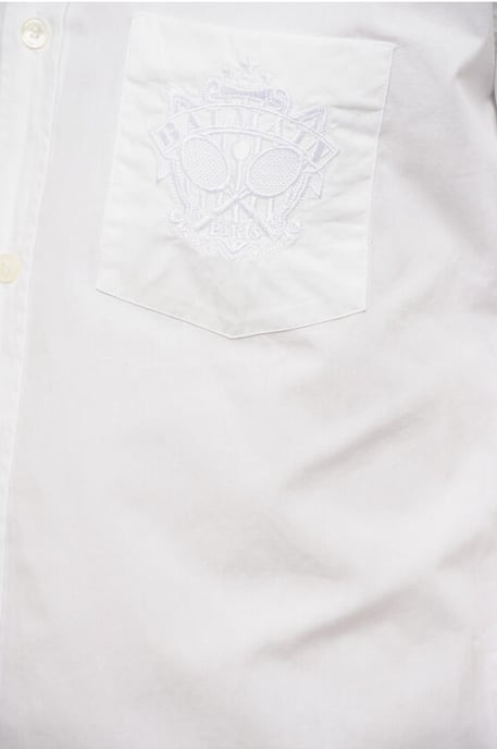 Camisa de popelina de algodón con bordado en el bolsillo del pecho en color blanco - Image 3