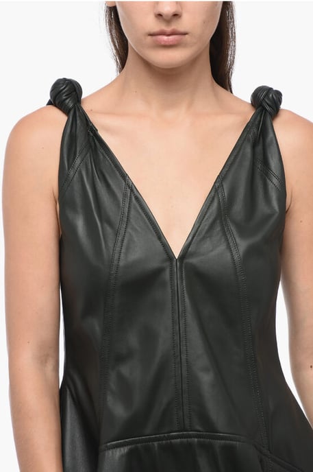 Vestido de cuero con detalles de nudo en verde - Image 3