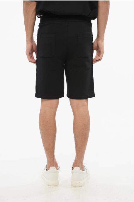 Pantalones cortos negros con banda lateral y logo de jersey - Image 2